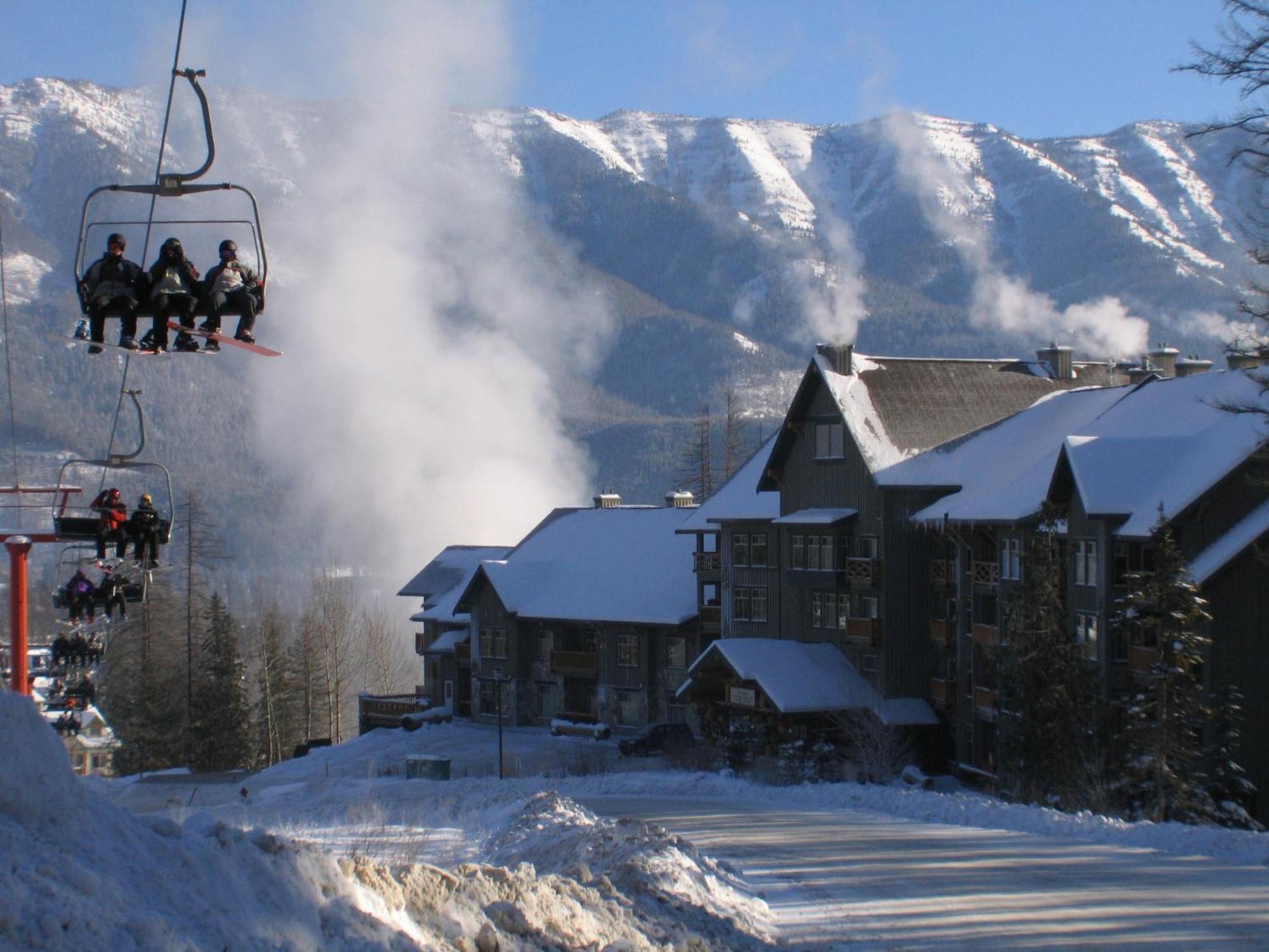 Snow Creek Lodge By Fernie Lodging Co Exterior photo